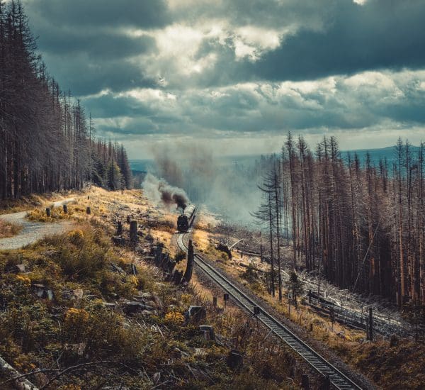 Historia kolei: Od pierwszego pociągu do dzisiejszych kolei szybkich